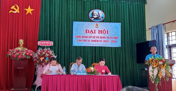 Dai hoi Cong doan co so co quan xa Cu Mot 2